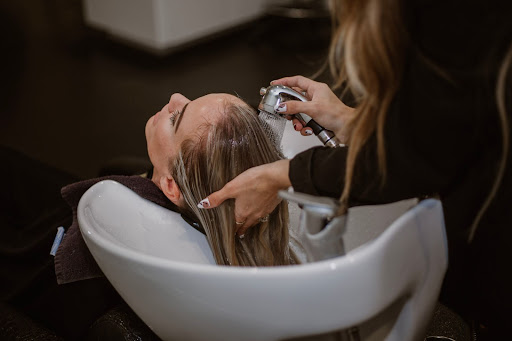 5 Salon Loyalty Program Examples To Retain More Customers - Shortcuts US